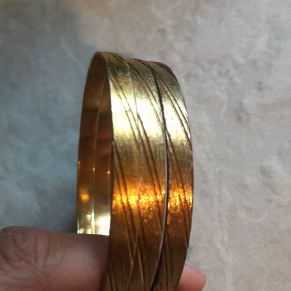 Gold bangles - Picture 3 of 3